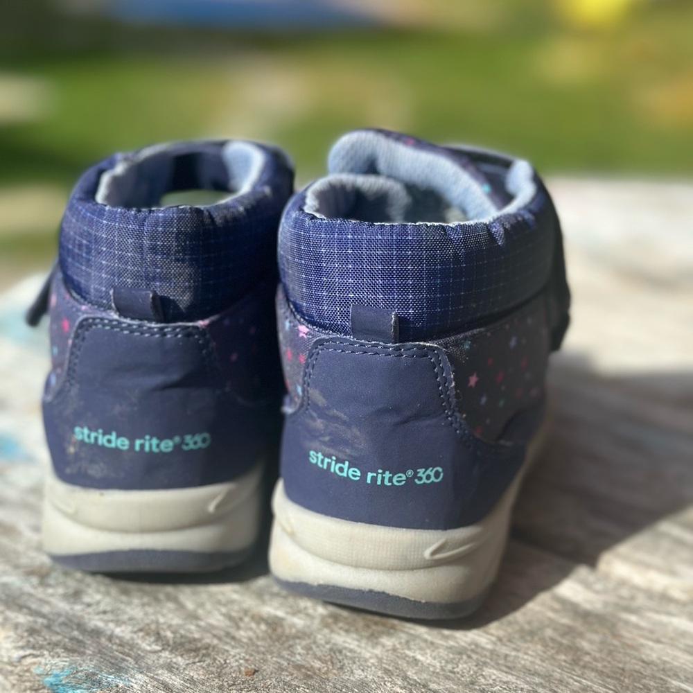 Girls stride rite 360 sneakers